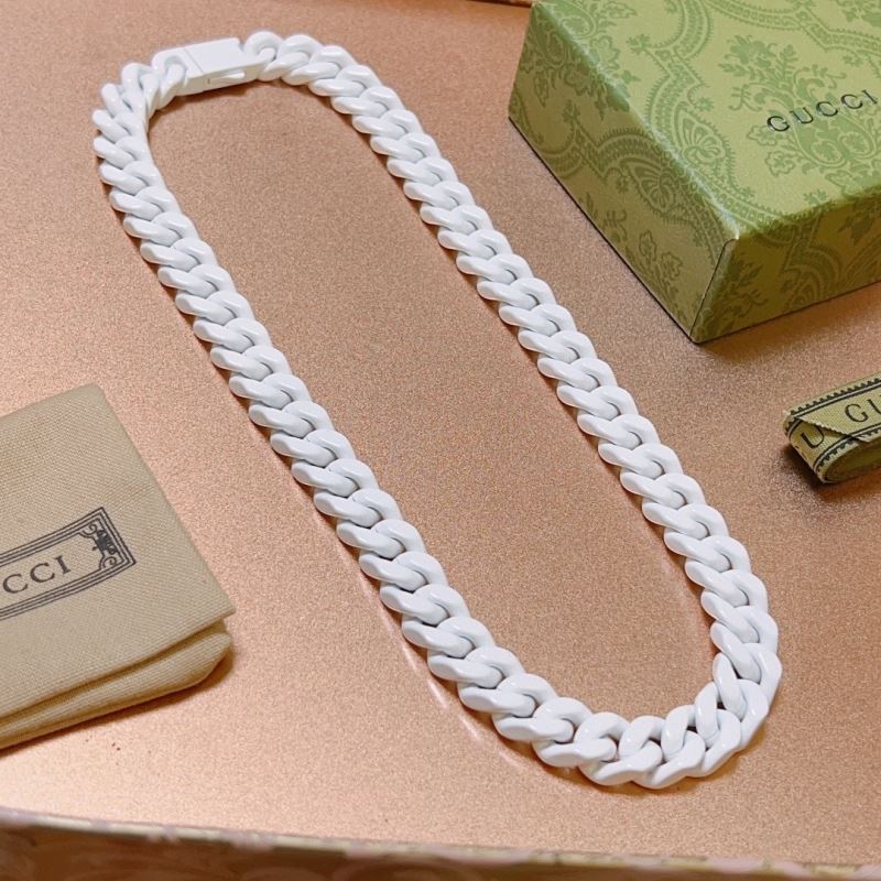 G*u*i necklaces